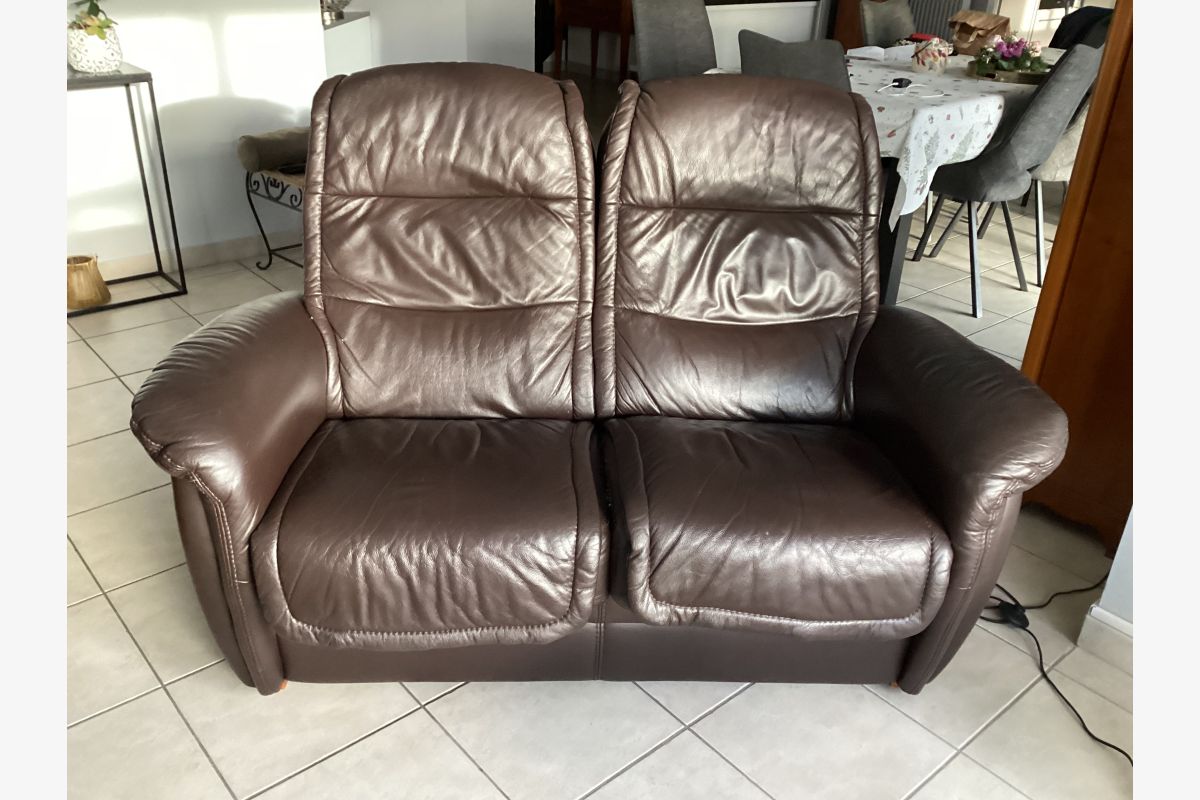 Salon en cuir - 177375_8b544cfa5e8e81655b5dc17e30d573ce.jpg