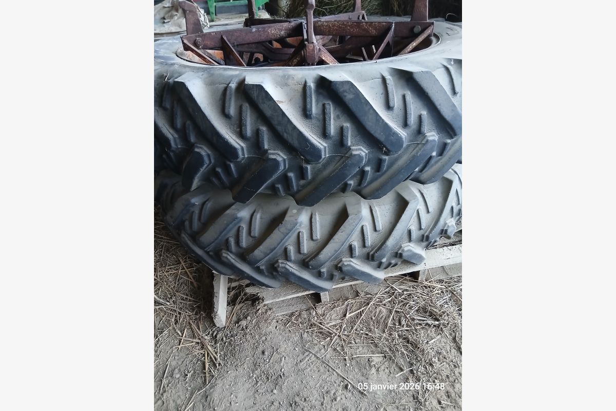 Roues jumelées pour tracteur - 177384_1b4ed17013d3c0205ab3770f5013e720.jpg
