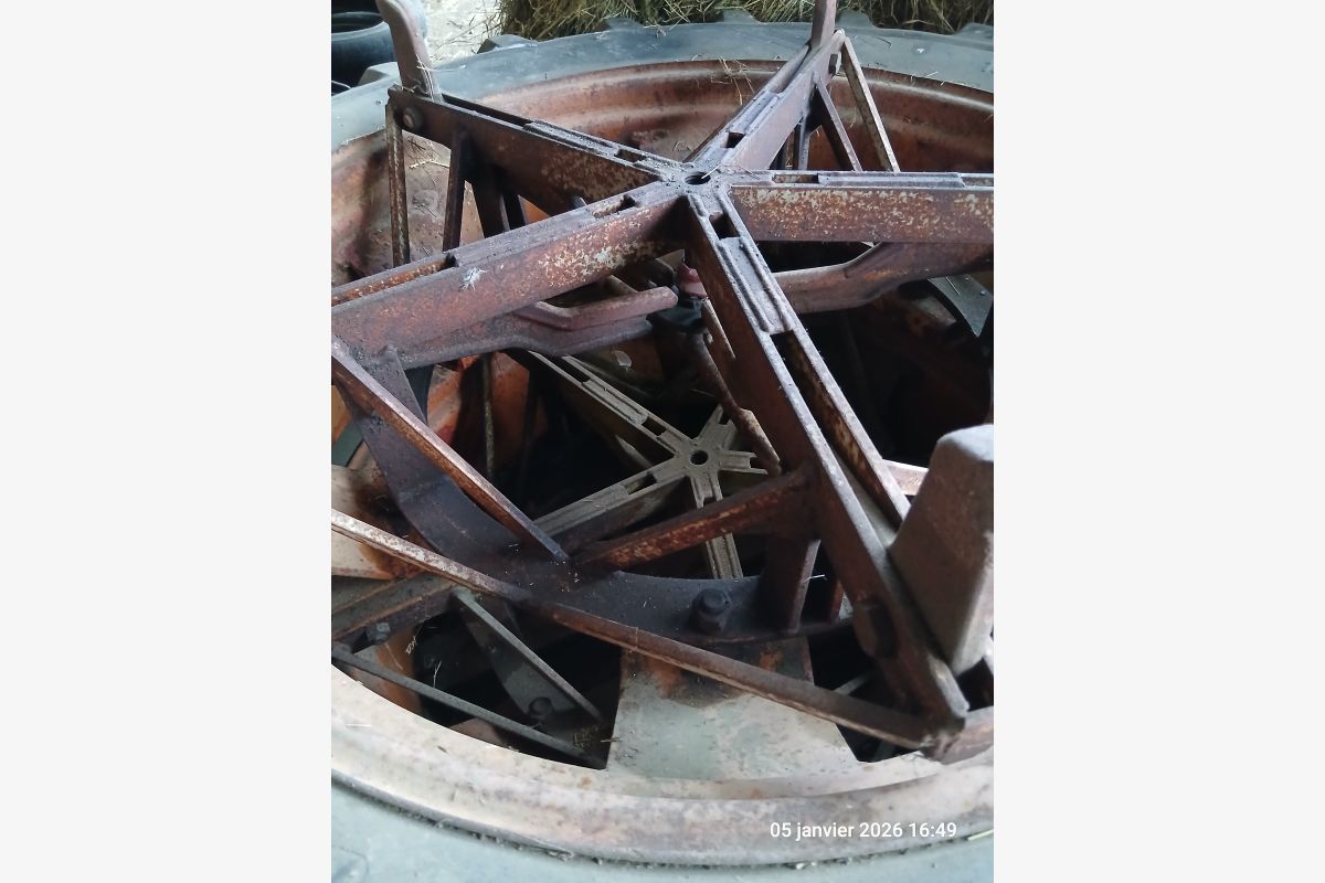 Roues jumelées pour tracteur - 177384_cb17f86495ed256397d8543f45c8e0ef.jpg