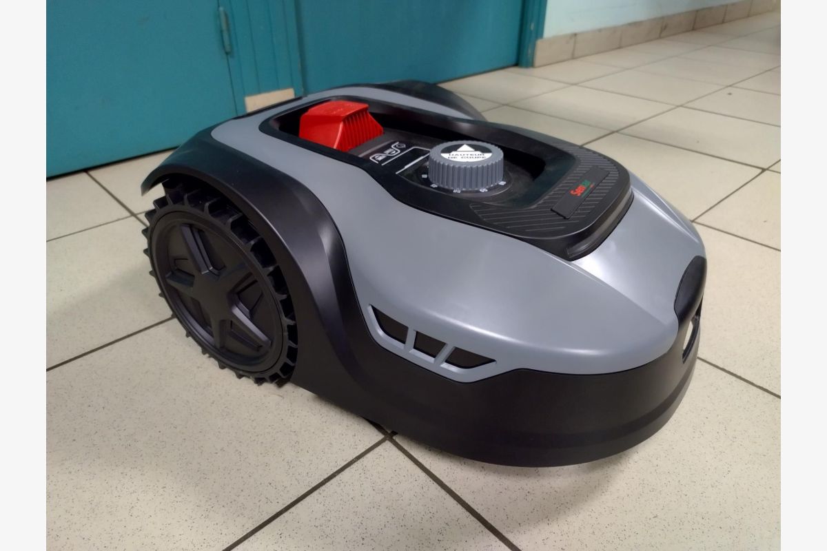 Photo 1 Robot de tonte