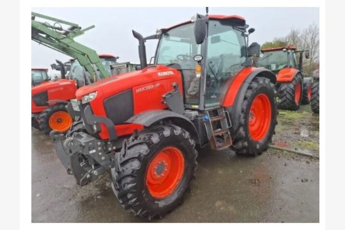 Photo 1 TRacteur Kubota M 135 GXs 4