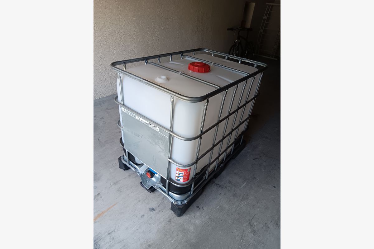 Photo 1 Cuve à eau de 700 litres