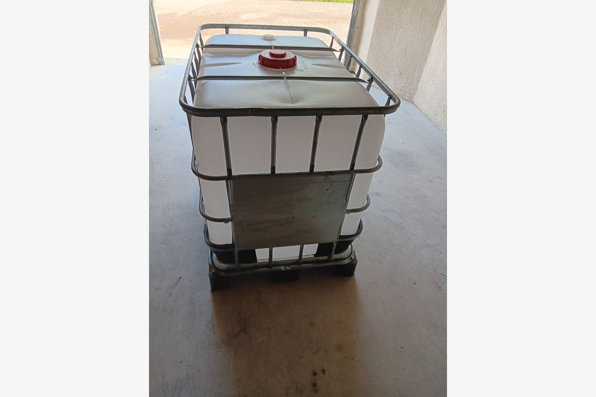 Cuve à eau de 700 litres - 178286_8d662d3fa62c71b54406b56f647504e4.jpg
