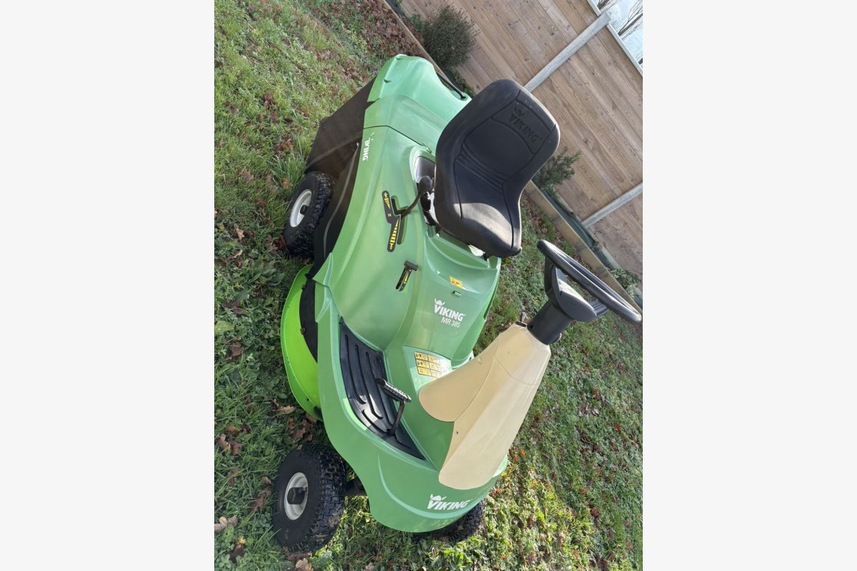 Tracteur tondeuse  - 178311_b445711cd5f2c668dc241c0586be26ac.jpg