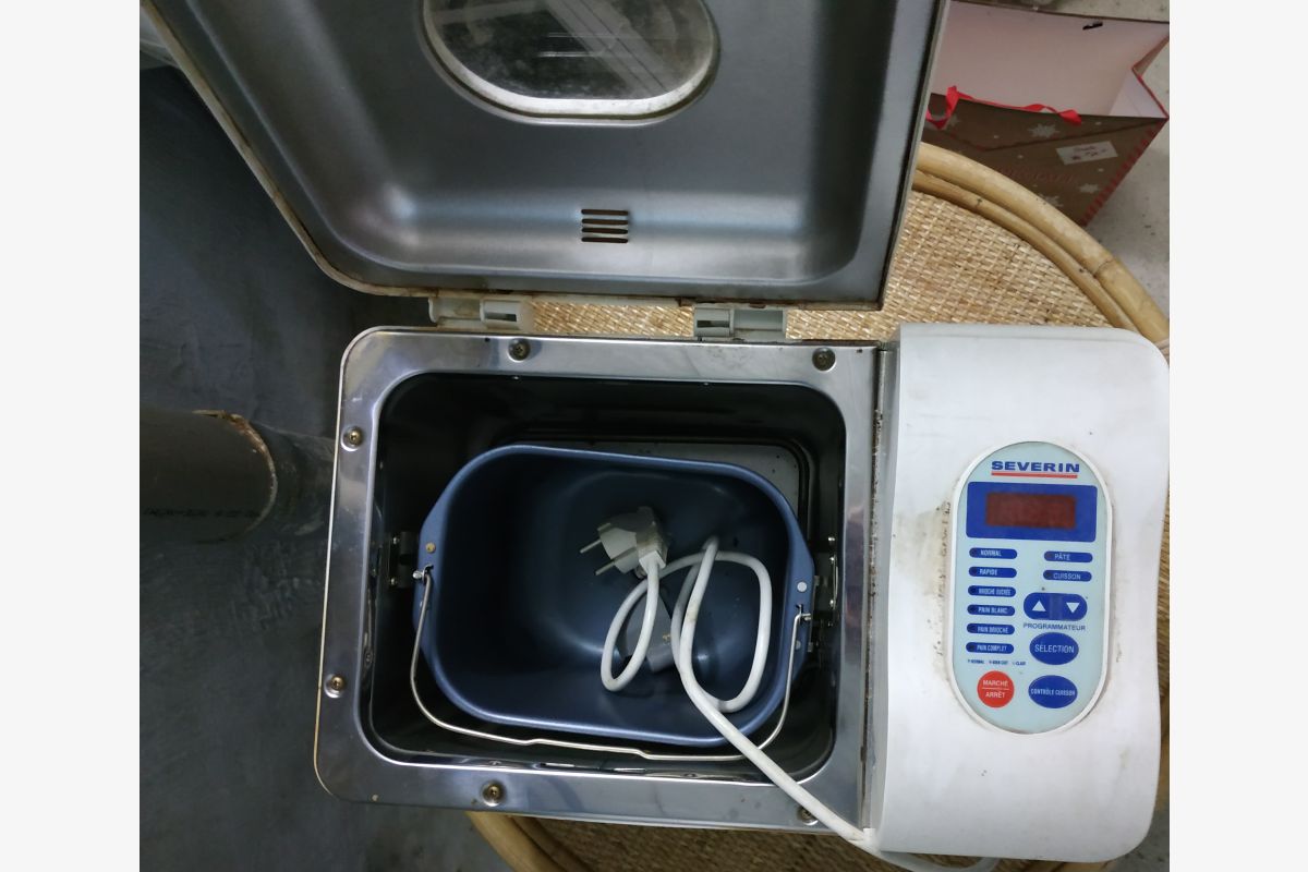 machine a pain - 178332_4bb2ad2274001b1c29453cf62c475975.jpg