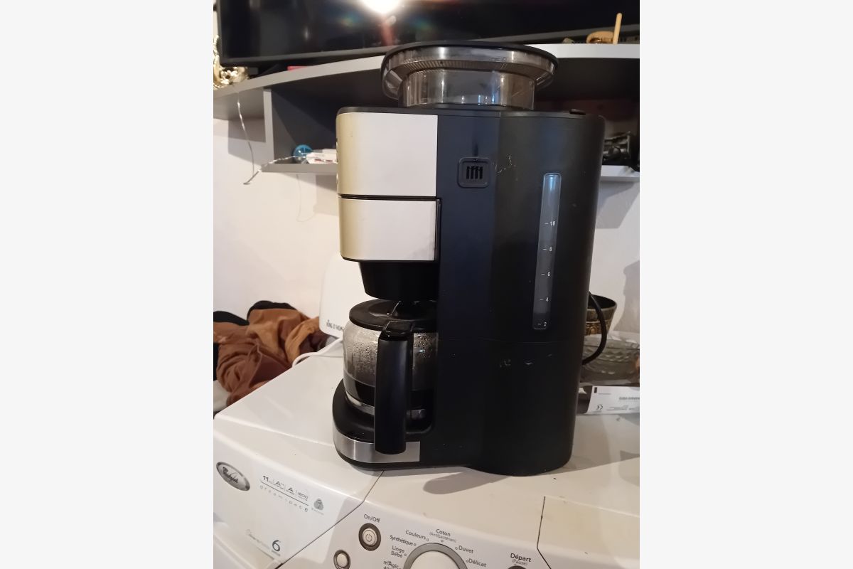 Photo 1 Machine a café programable avec filtre et broyeur intégrée 10 tasses