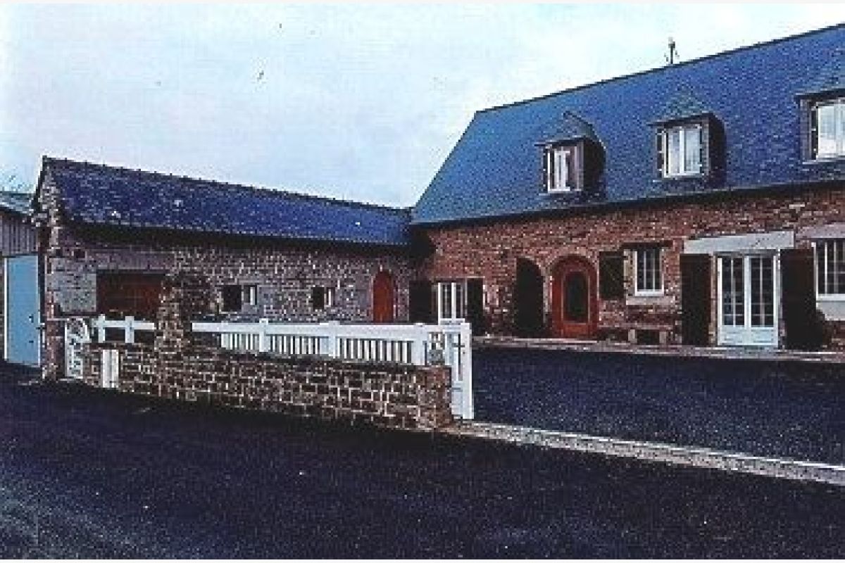 Photo 1 Beslon, à louer maison... Tél. 06.50.42.47.89