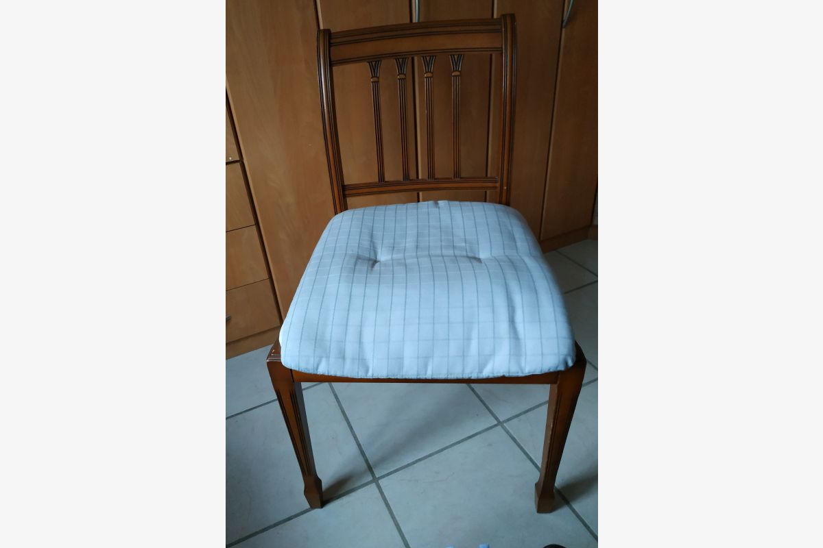 Photo 1 6 chaises merisier