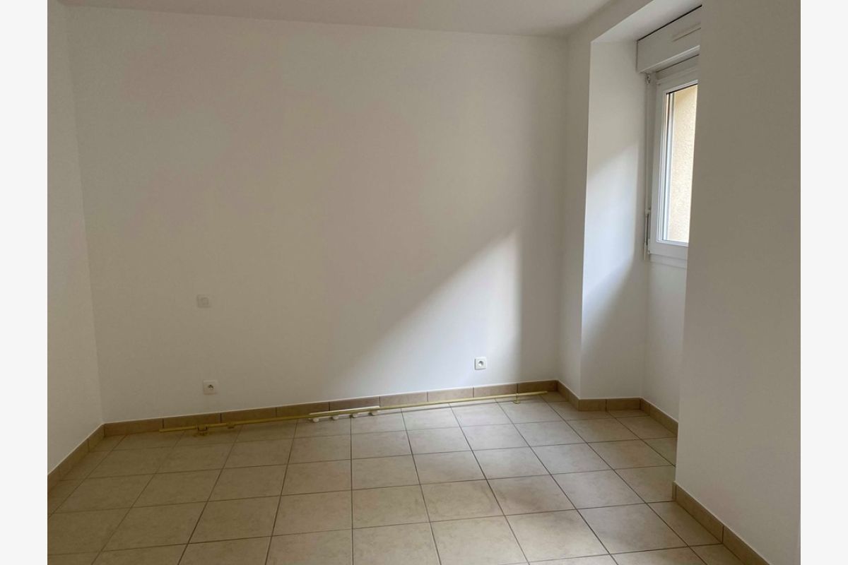 Appartement rez-de-chaussée - 178937_ca6830aa3c6bd999f30f3273993e934e.jpg