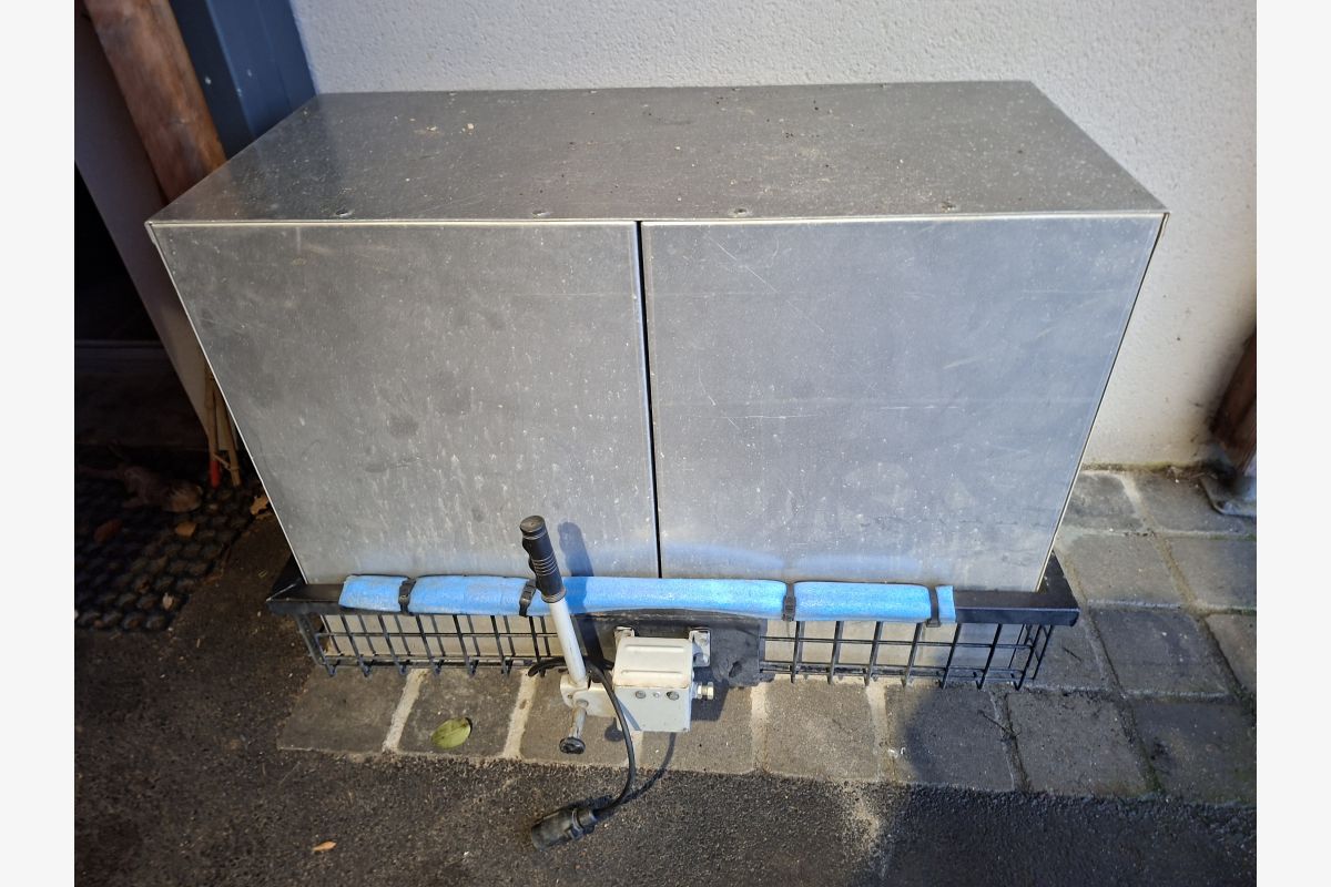 Caisse chien sur attelage remorque - 179011_b245d2b026c7dda5f346d04dbe837500.jpg