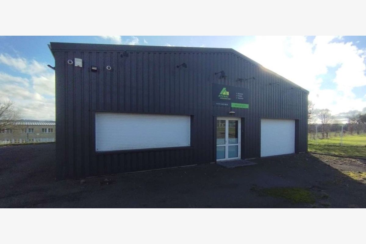 Photo 1 Condé-en-Normandie. A louer sur ZA Charles Tellier, axe Vire / Condé-sur-Noireau