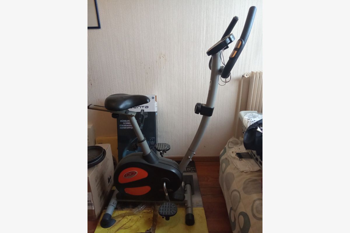 Photo 1 Vélo d'appartement