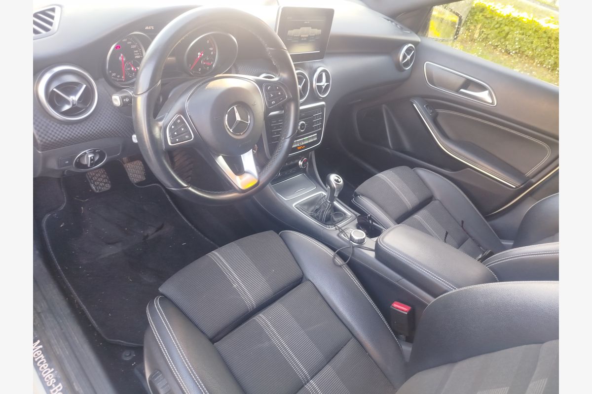 Voiture  - 179547_74e0a5e22b50fb498984e21919dc126e.jpg