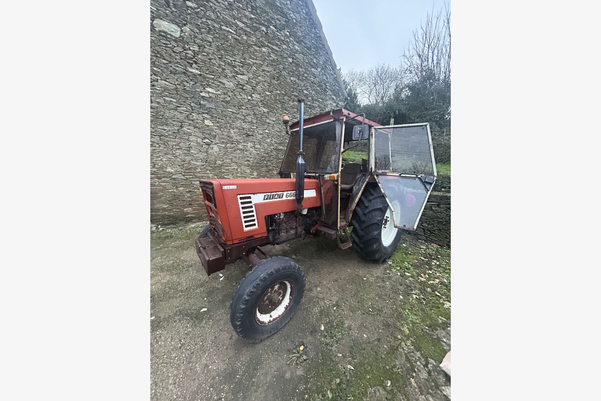 Photo 1 Tracteur Fiat 666