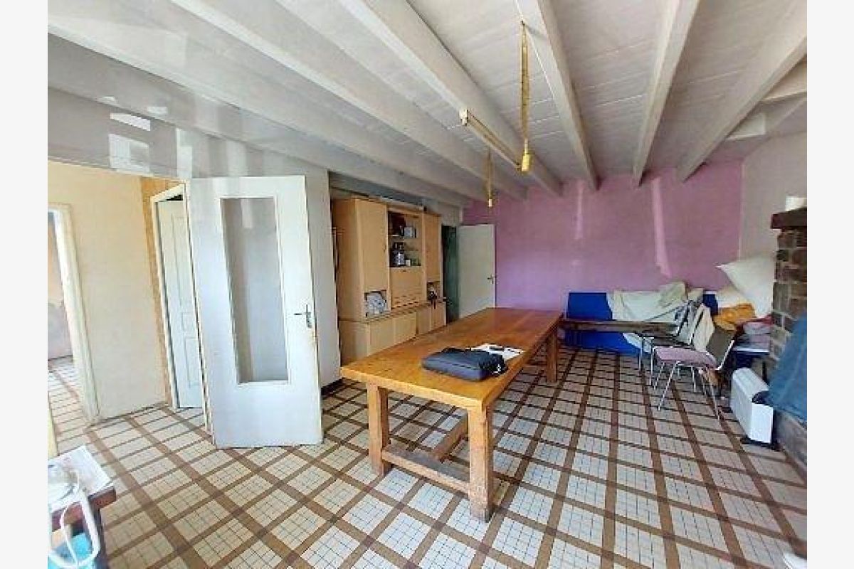 Une maison à rénover sur la commune de Cérences - 179725_4.jpg