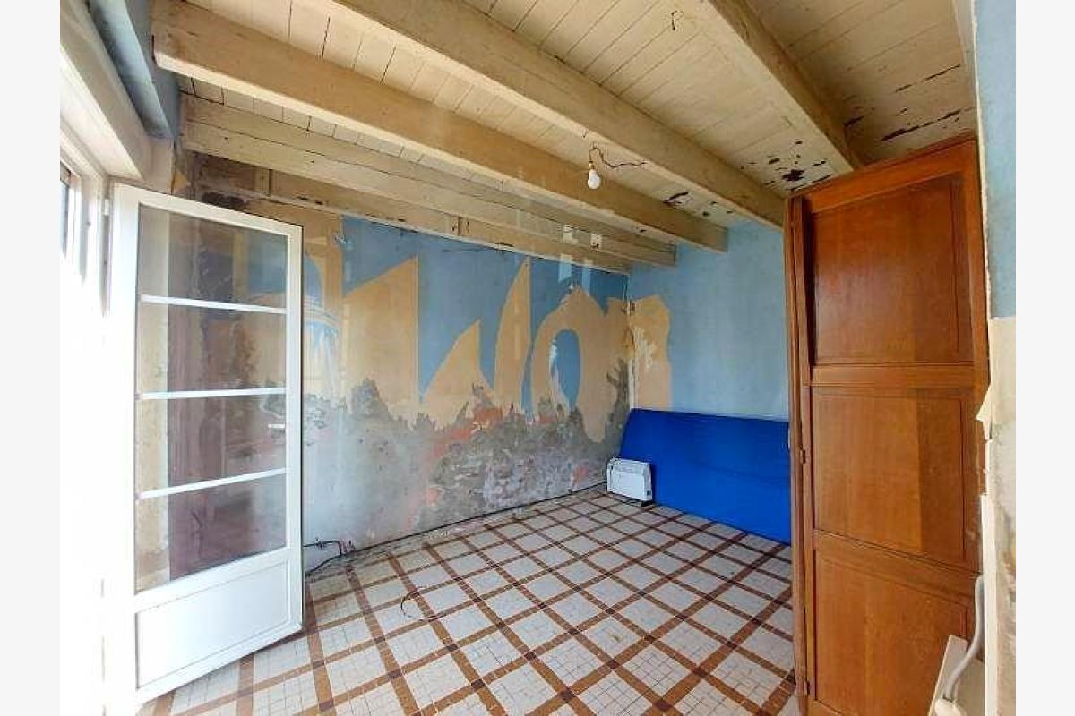 Une maison à rénover sur la commune de Cérences - 179725_5.jpg