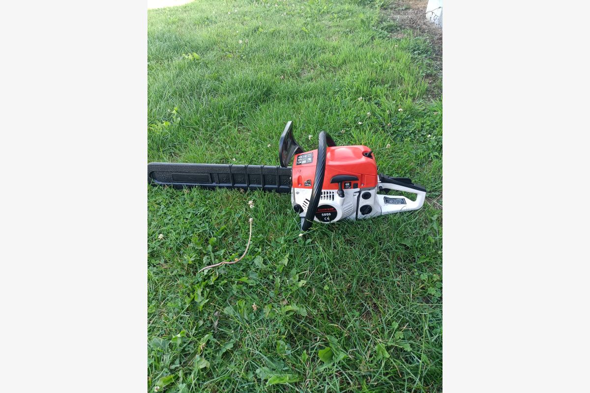 Photo 1 Tronçonneuse thermique 