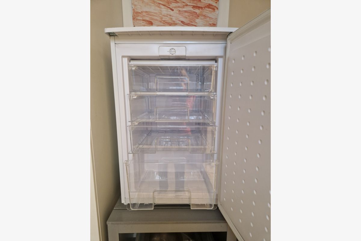 Petit congélateur - 179869_93c2284ba2c7442b04c6f0be9dee647f.jpg