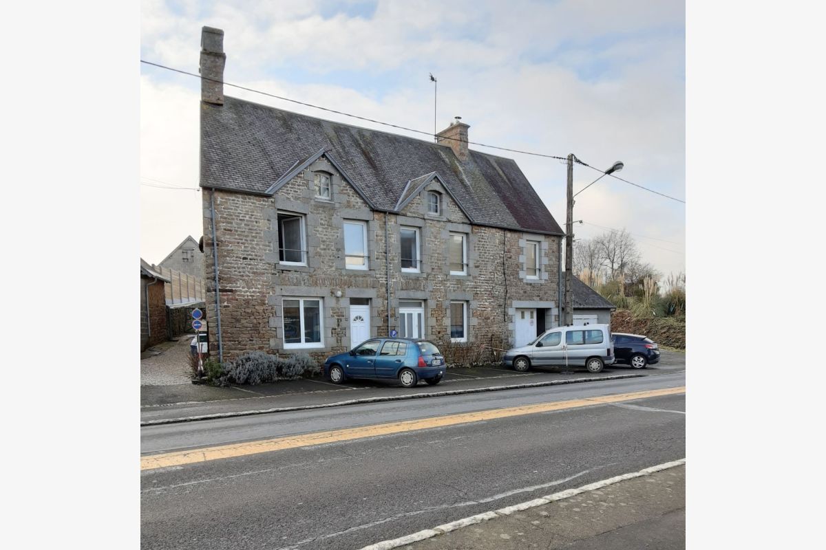 Photo 1 à v. immeuble...