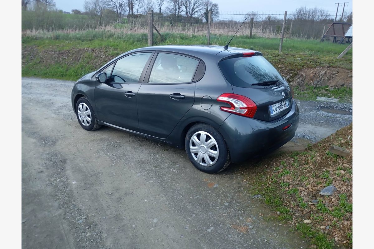 Peugeot 208 1.0i essence 68 cv  - 179980_1bddac31131526e0afb8d397130af4ef.jpg