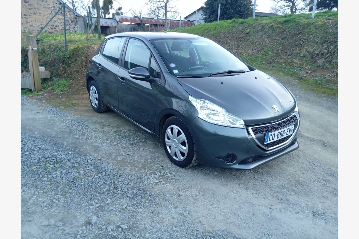 Peugeot 208 1.0i essence 68 cv  - 179980_2381e60c97439cf43dcec438864acd50.jpg