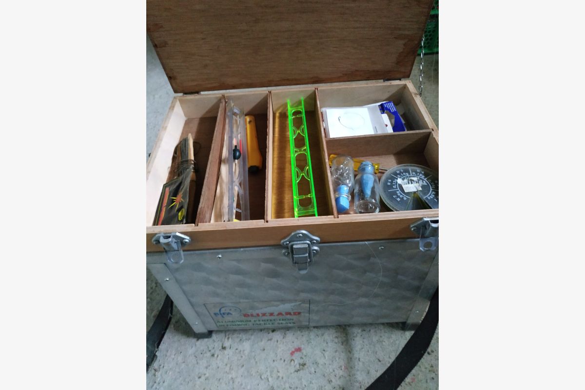 lot de peche - 180547_eec1125eccdfa260d911bbd83f2874a2.jpg