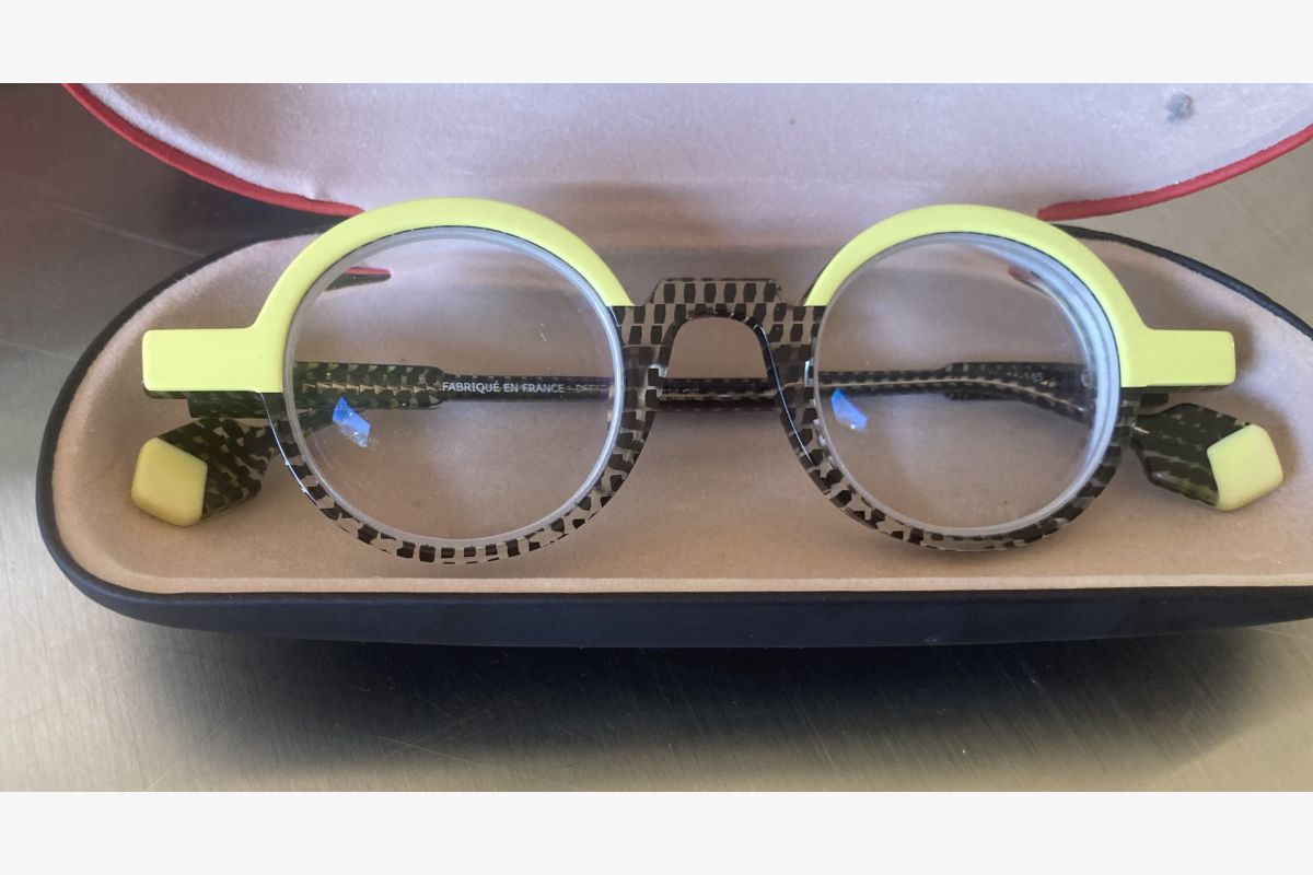 Photo 1 Lunette insolite 