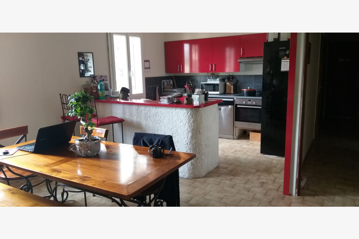 Belle maison sur 2 niveaux - 180765_aa0f131a9b588fecb7a7ca15140d6ca9.jpg