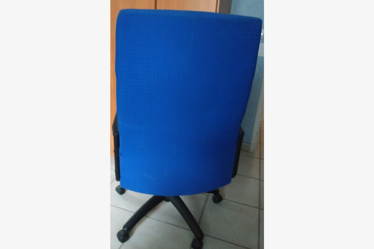 Fauteuil de bureau - 180766_80f2a1a1578848aec5c5645e29cbdc6e.jpg