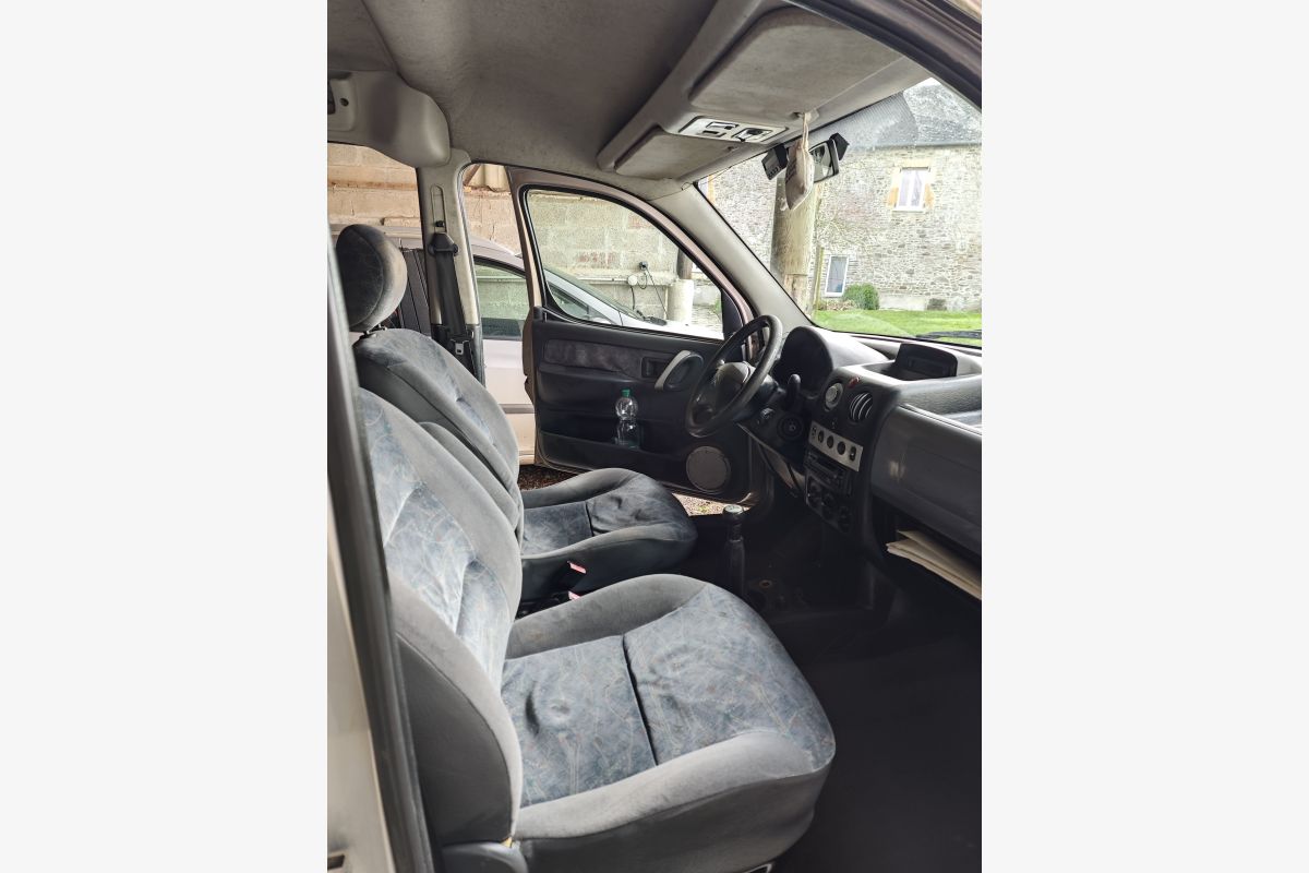 Citroen berlingo - 180823_88e189ebd4ffffa7c83f9ebb6684a0aa.jpg