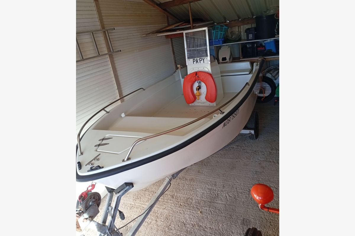 Photo 1 Bateau coque