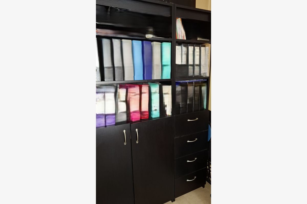 Photo 1 Vends ensemble de meubles de bureau Noir