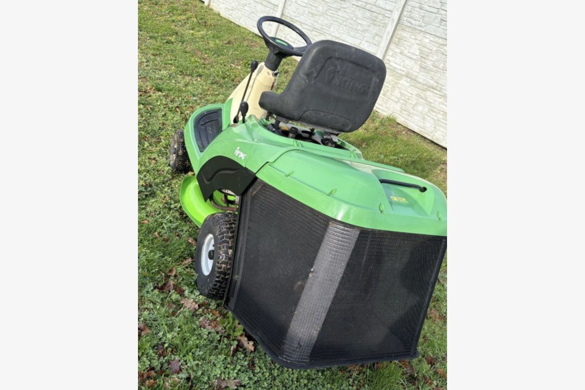 Tracteur tondeuse  - 181191_513173d8104e38fced767ed49041a3a8.jpg