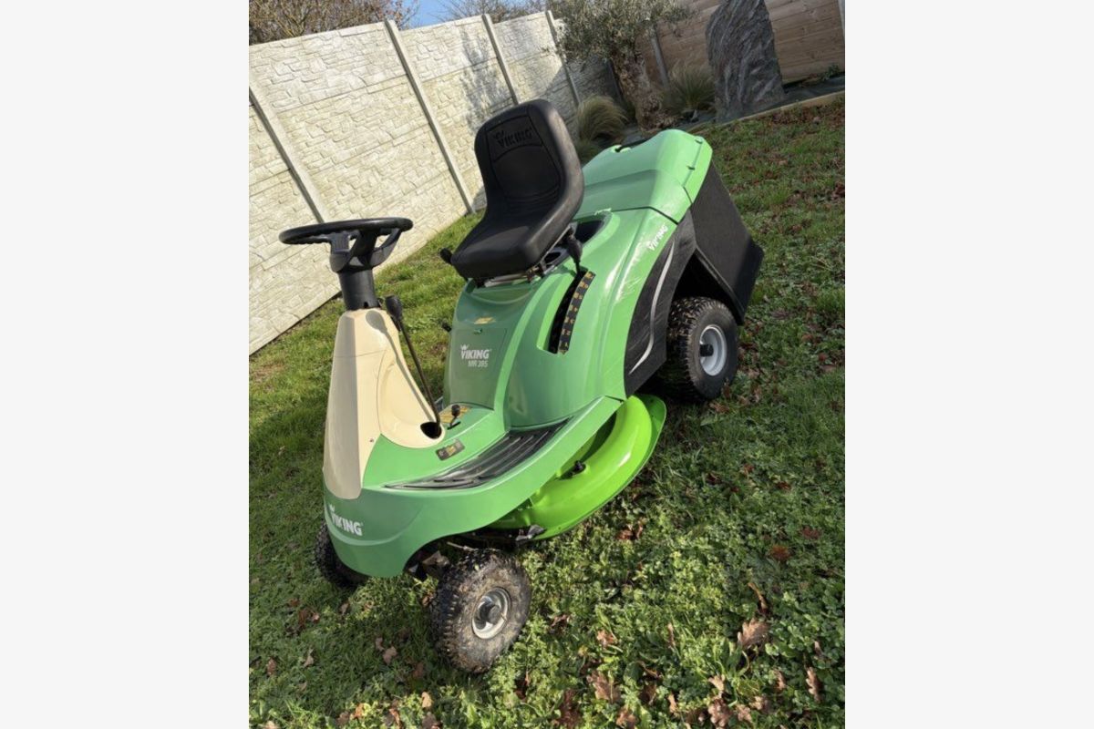 Tracteur tondeuse  - 181191_6e37988b0cf81755490c5c67e1e2bda2.jpg