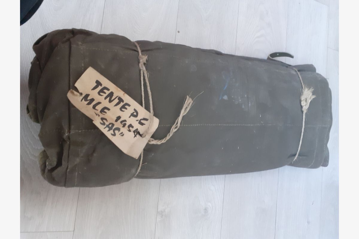 Un morceau de bâche - 181285_a908050f912ff28dfed589ae4a269474.jpg