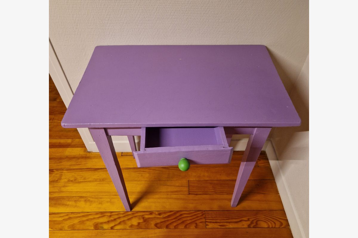 table d'appoint - 181456_78b2cc78e2d071f64e37e12828925a46.jpg