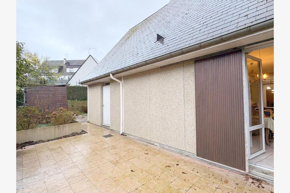 Une maison mitoyenne proche des commerces - 181521_8.jpg