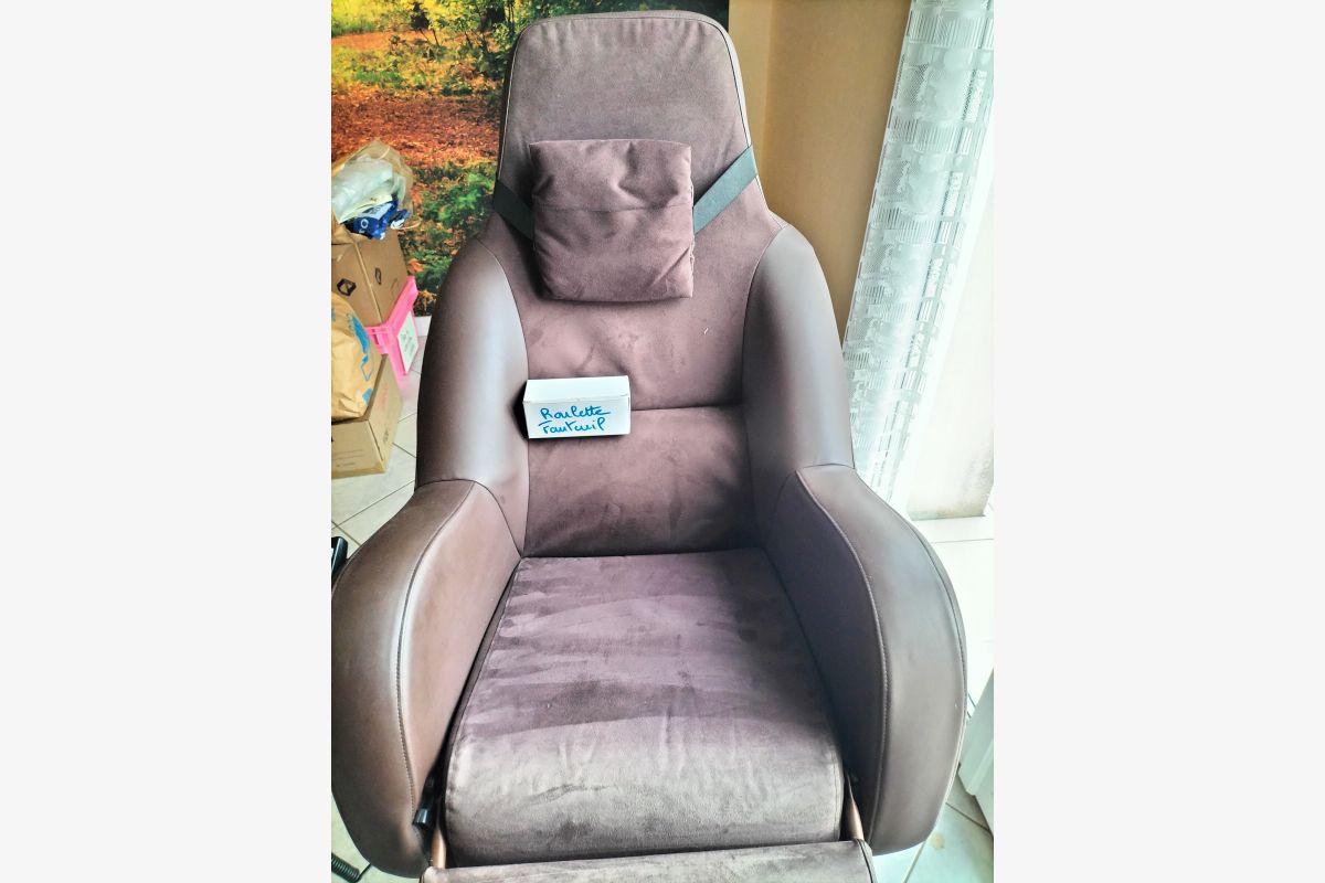 Fauteuil médical - 181644_7c38c067fb0599d001fd771d968896ce.jpg