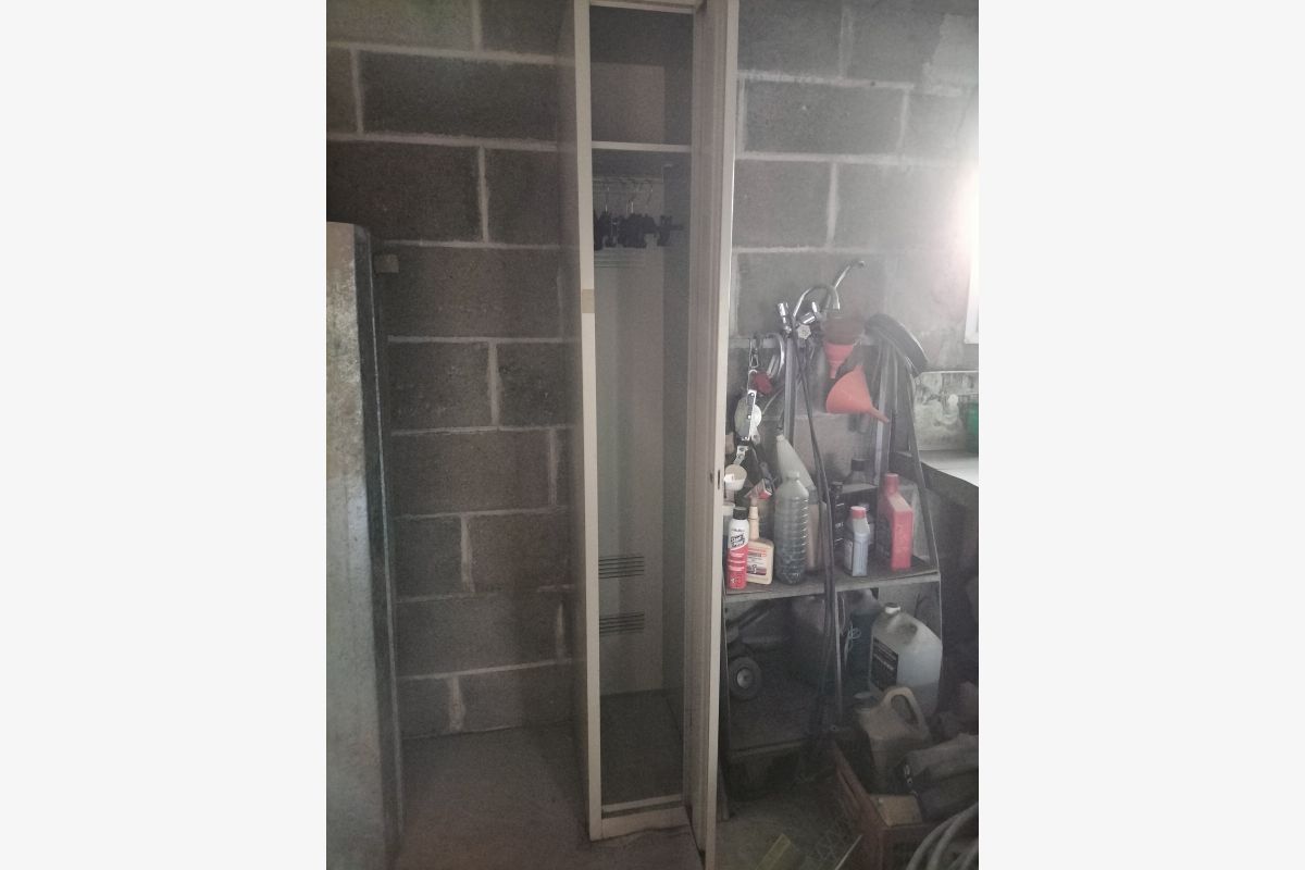 Vestiaire en fer - 181647_c8b06821355ec8a56d5a7a4d8a6e80d4.jpg