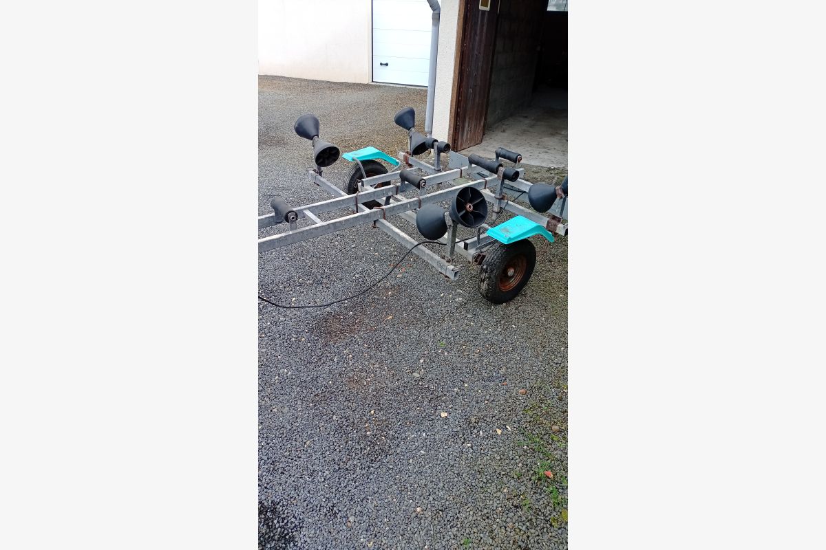 Remorque bateau 3 m 80 - 181907_f919b3f6c37c8b1c23775d109b2bf981.jpg