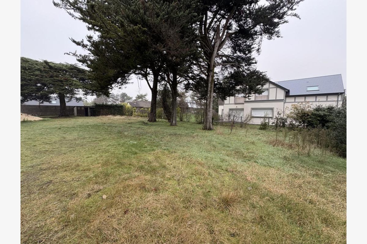 Un terrain constructible à Jullouville - 300115_1.jpg