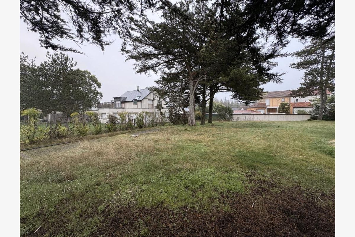 Un terrain constructible à Jullouville - 300115_4.jpg