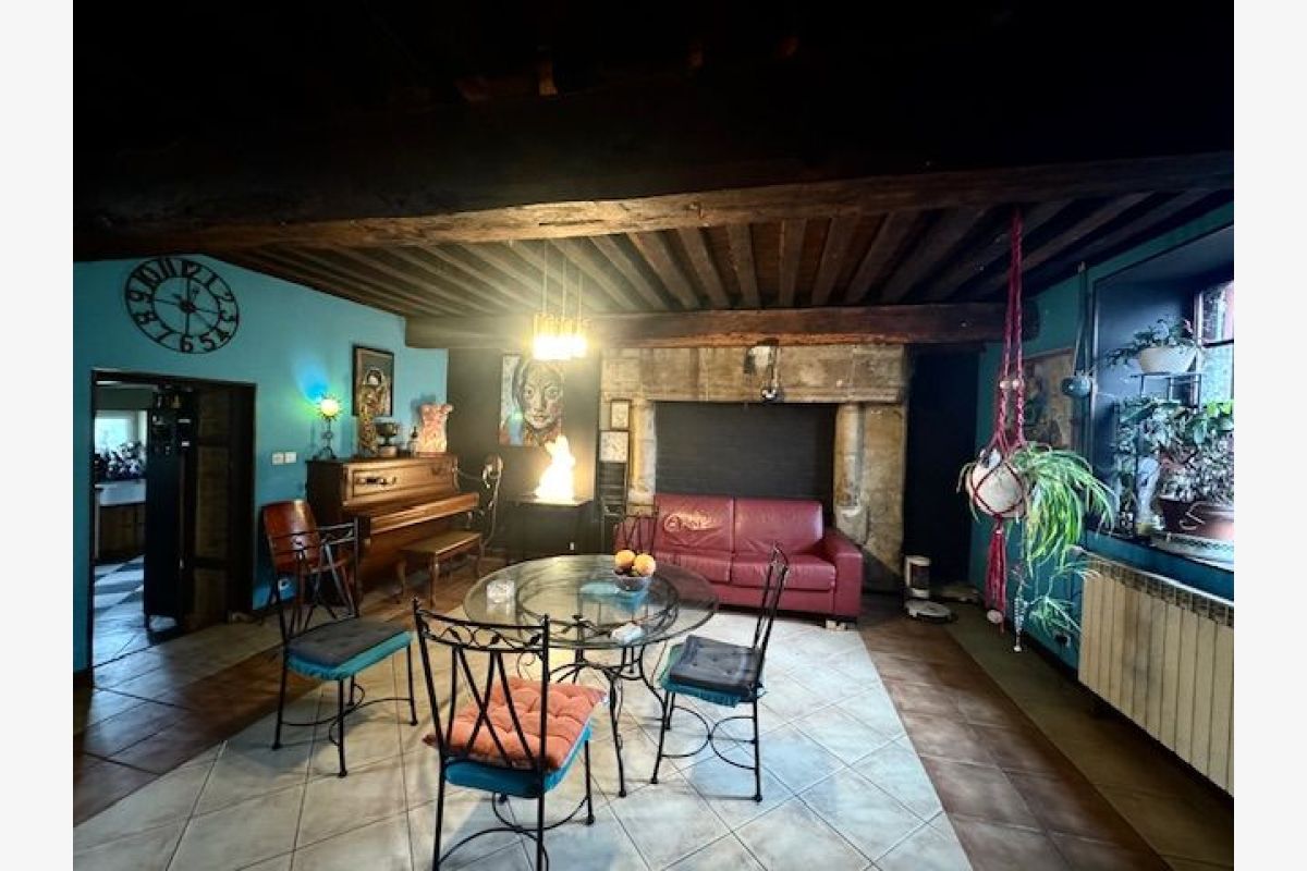 Photo 1 Maison atypique à St Menoux -Le Logis-