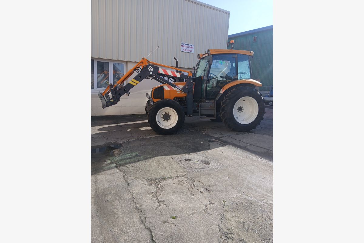 Photo 1 Tracteur Renault 