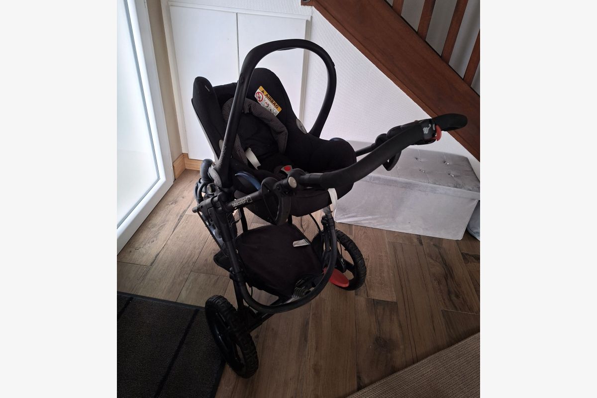 Poussette pliable - 300580_27de3325df5aab150a2d594960957f22.jpg