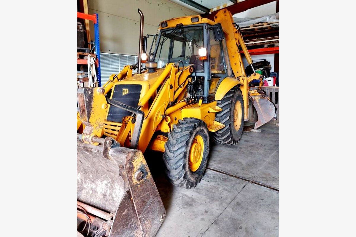 Photo 1 AV tractopelle JCB3CX