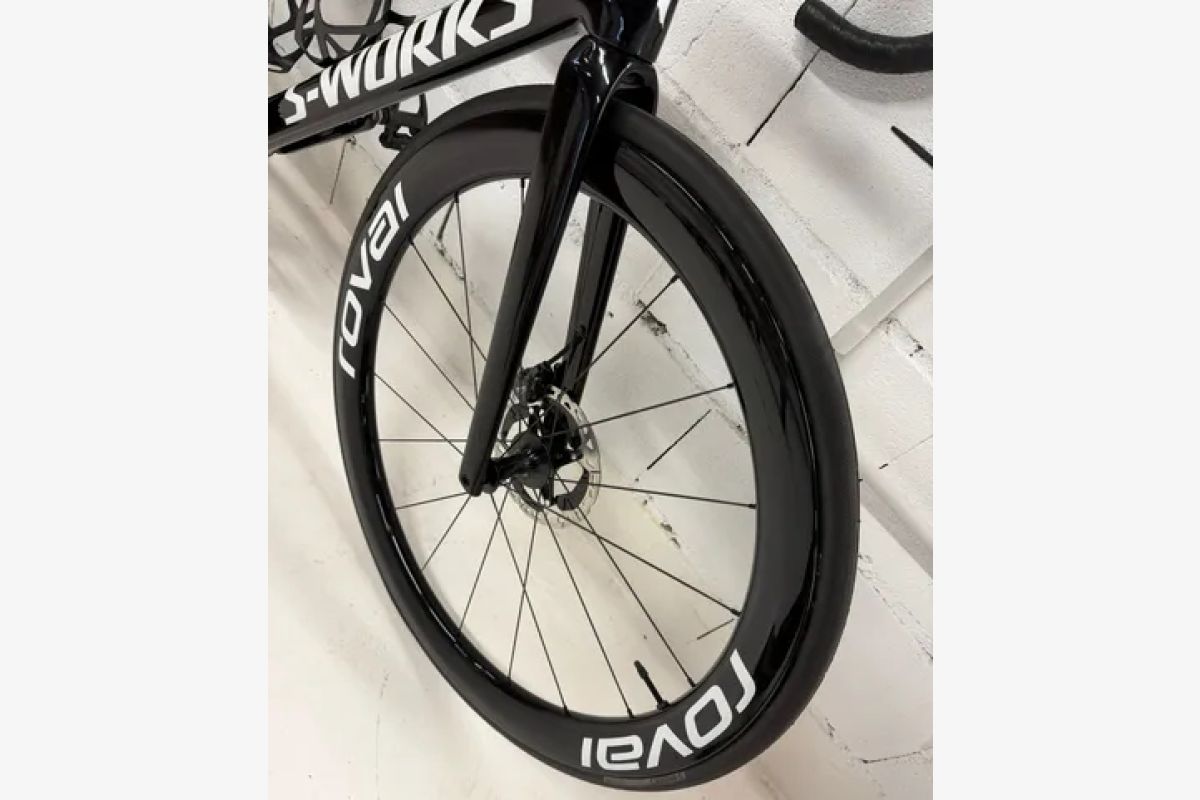 Vélo route S-Works Tarmac SL7 – Shimano Dura-Ace – Taille 56 – État exceptionnel - 301131_b6d3ce08169eea41c0b52e0b9ae1af36.jpg