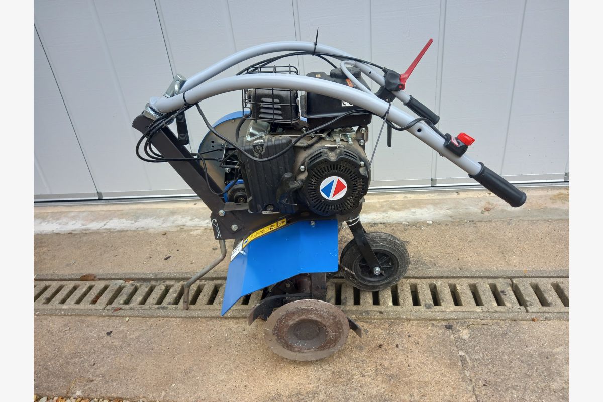 Photo 1 Motobineuse Staub