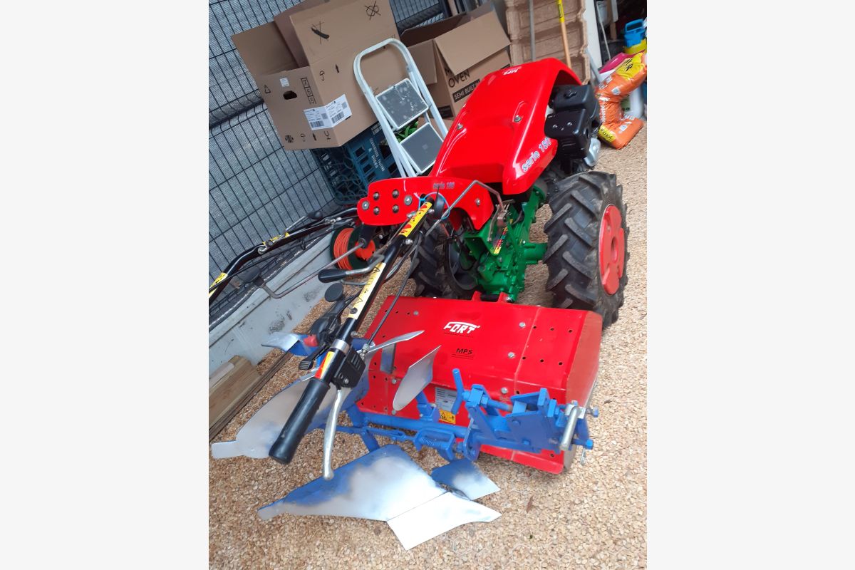 Photo 1 Motoculteur 2015