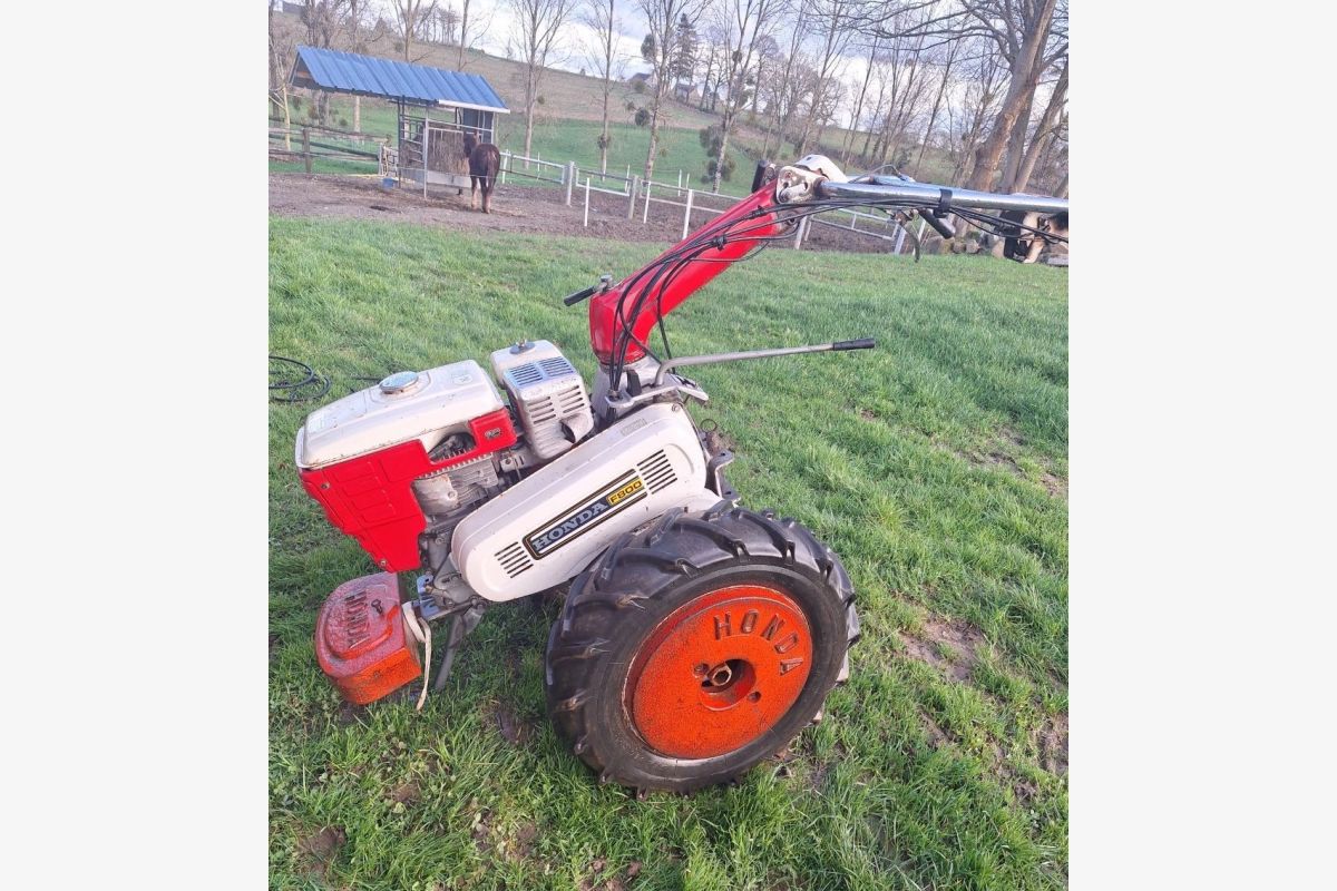 Photo 1 Motoculteur Honda F800